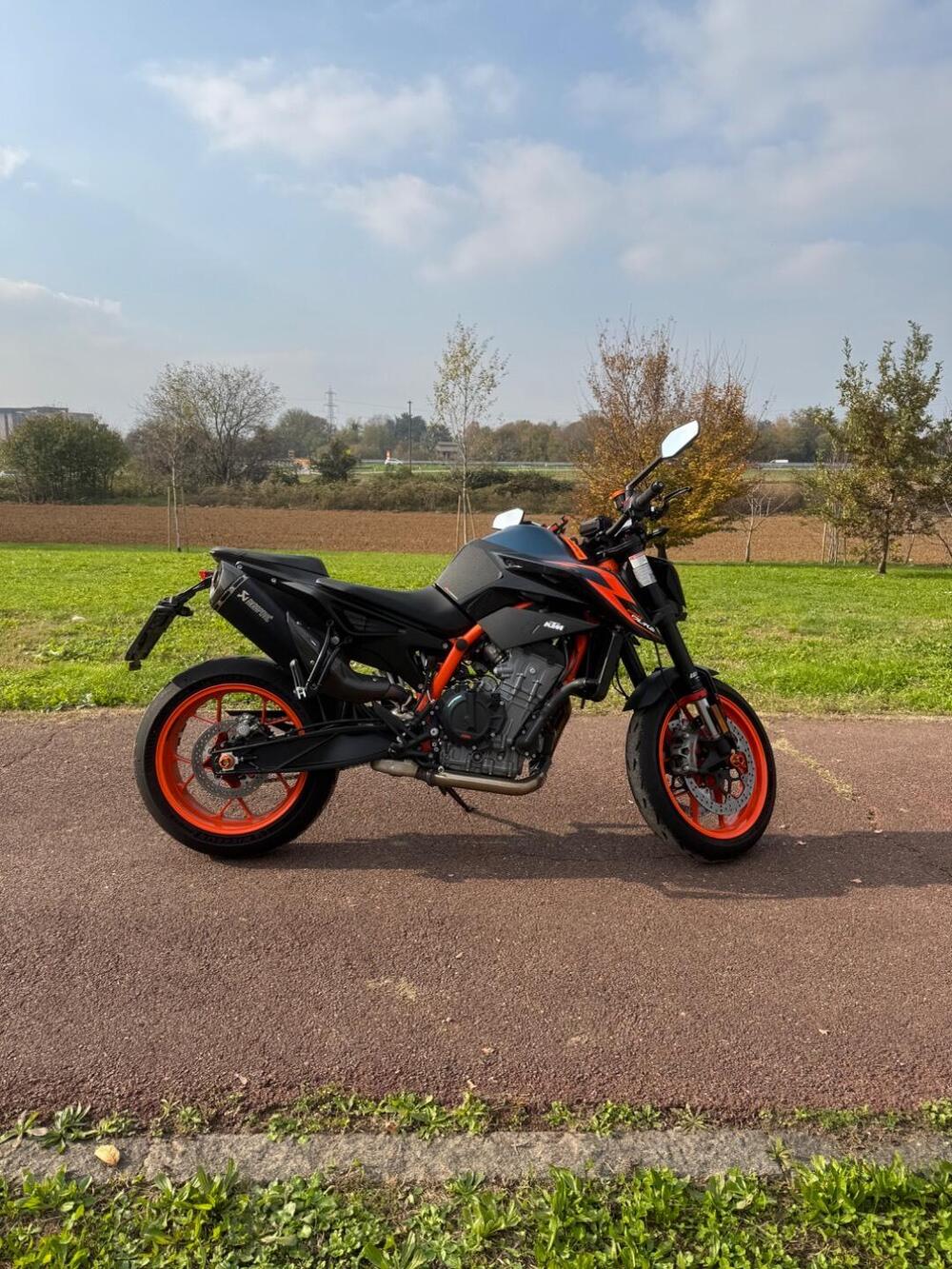 KTM 890 Duke R (2022 - 23)