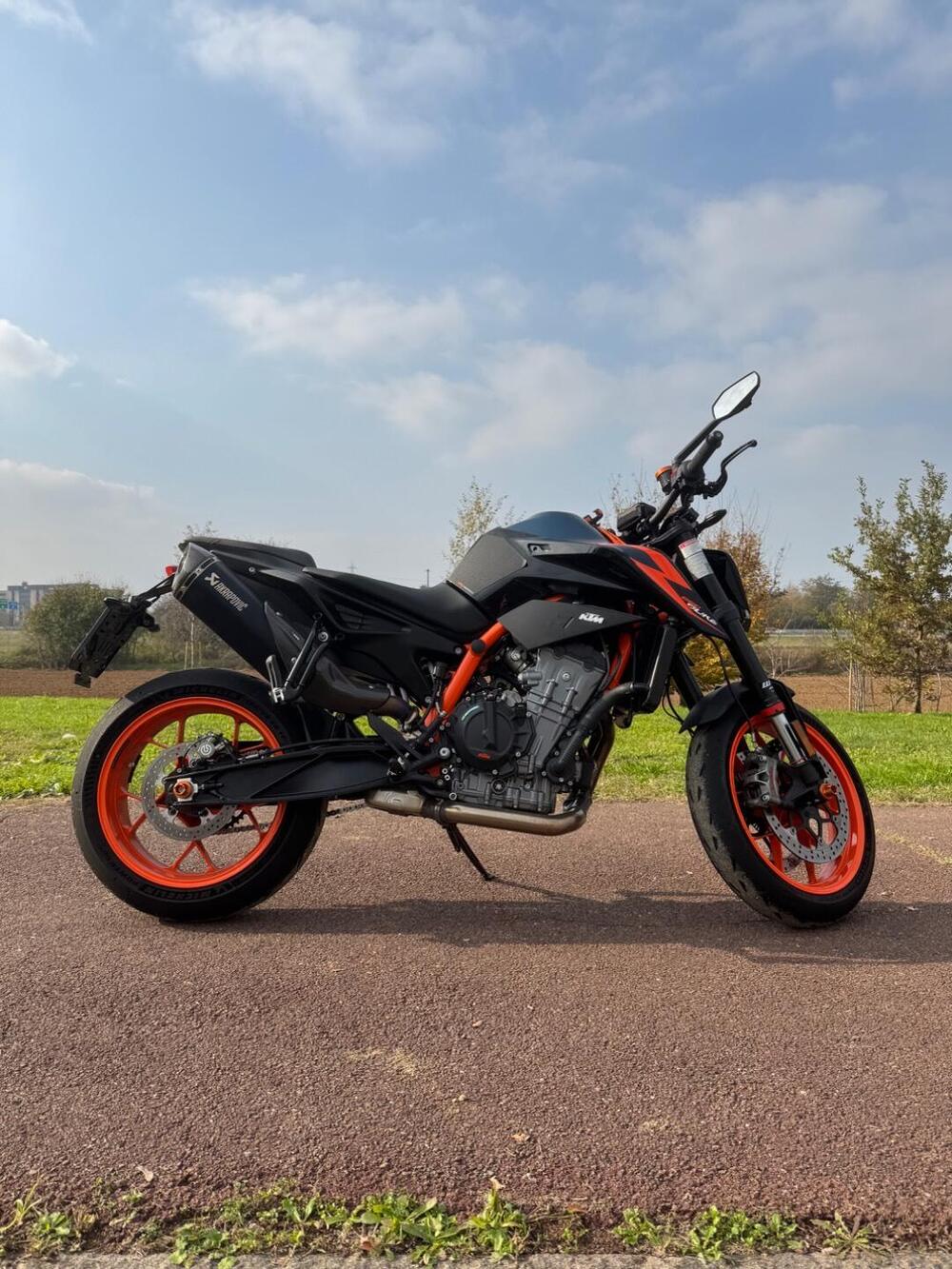 KTM 890 Duke R (2022 - 23) (2)