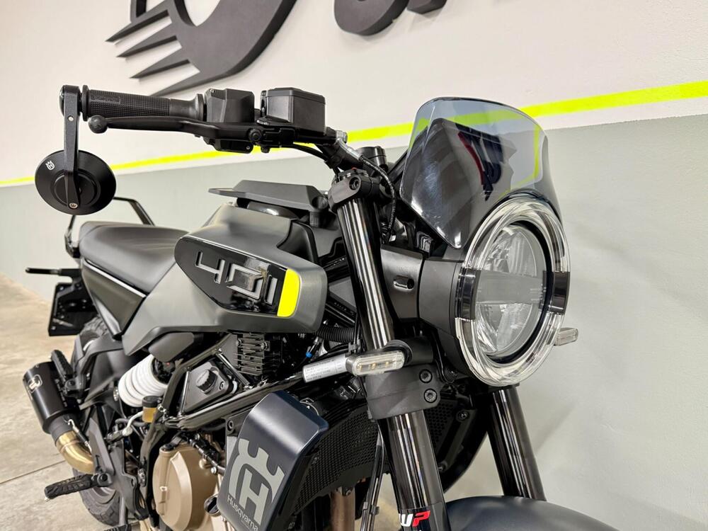 Husqvarna Svartpilen 401 (2024 - 26) (3)