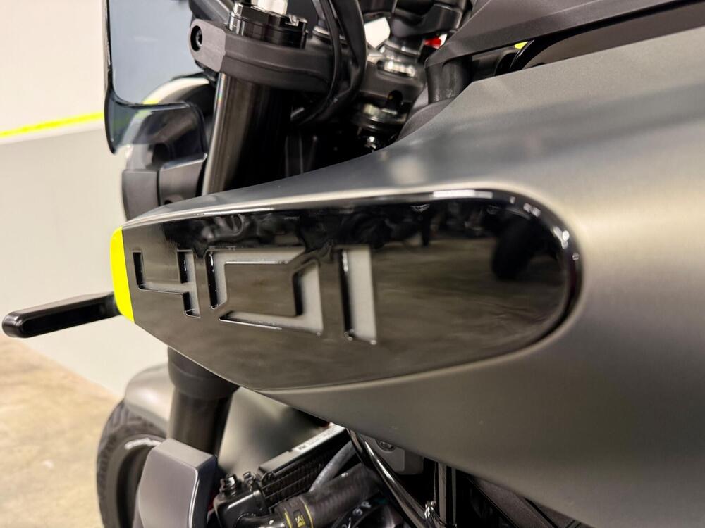 Husqvarna Svartpilen 401 (2024 - 26) (12)