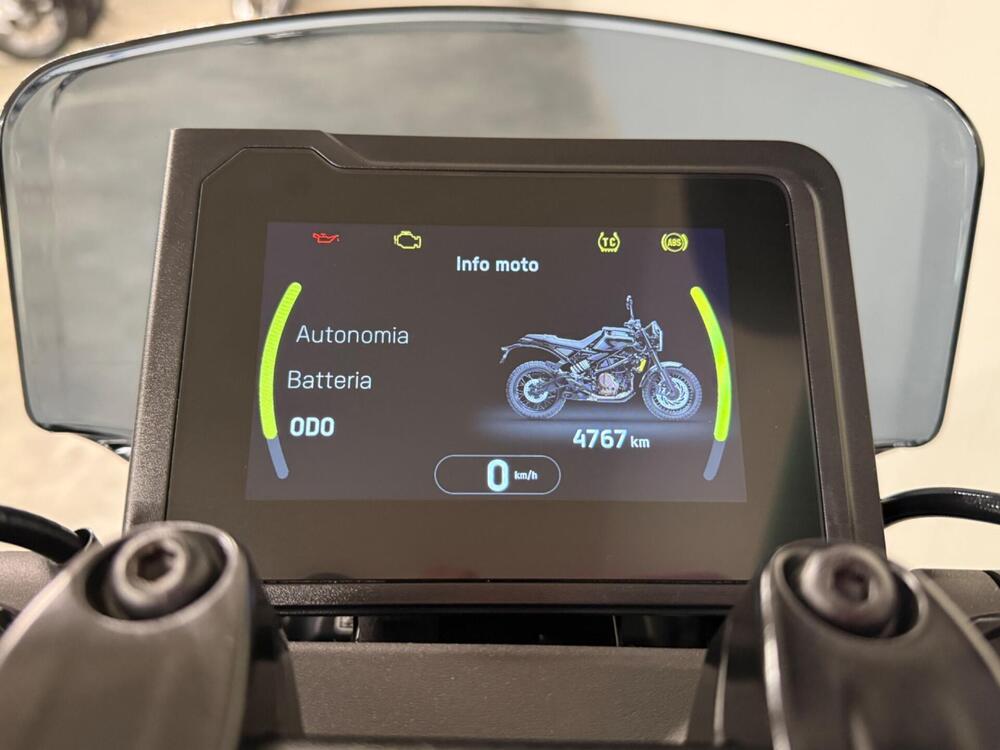 Husqvarna Svartpilen 401 (2024 - 26) (13)