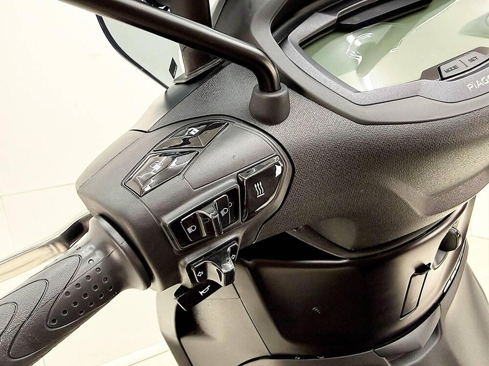 Piaggio Beverly 400 S (2025 - 26) (18)