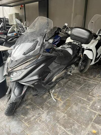 Kymco AK 550 (2020) usata