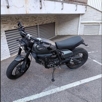 Ducati Scrambler 800 Night Shift (2021 - 22) usata
