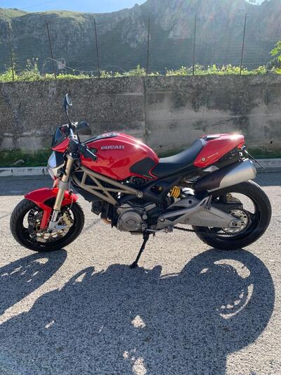 Ducati Monster 696 ABS (2009 - 14) usata