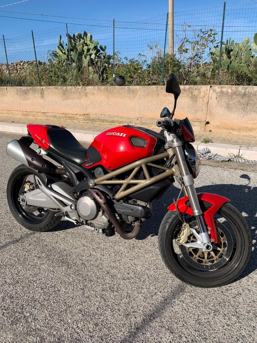 Ducati Monster 696 ABS (2009 - 14) (4)