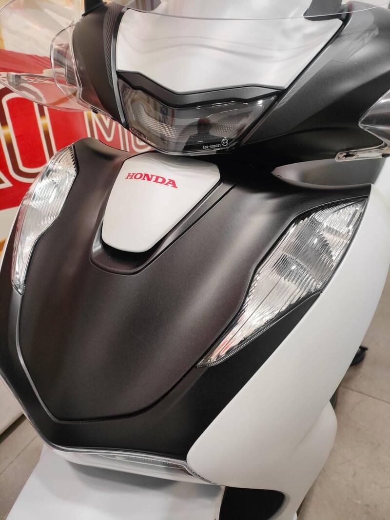 Honda SH 150i Sport (2024 - 25) (4)