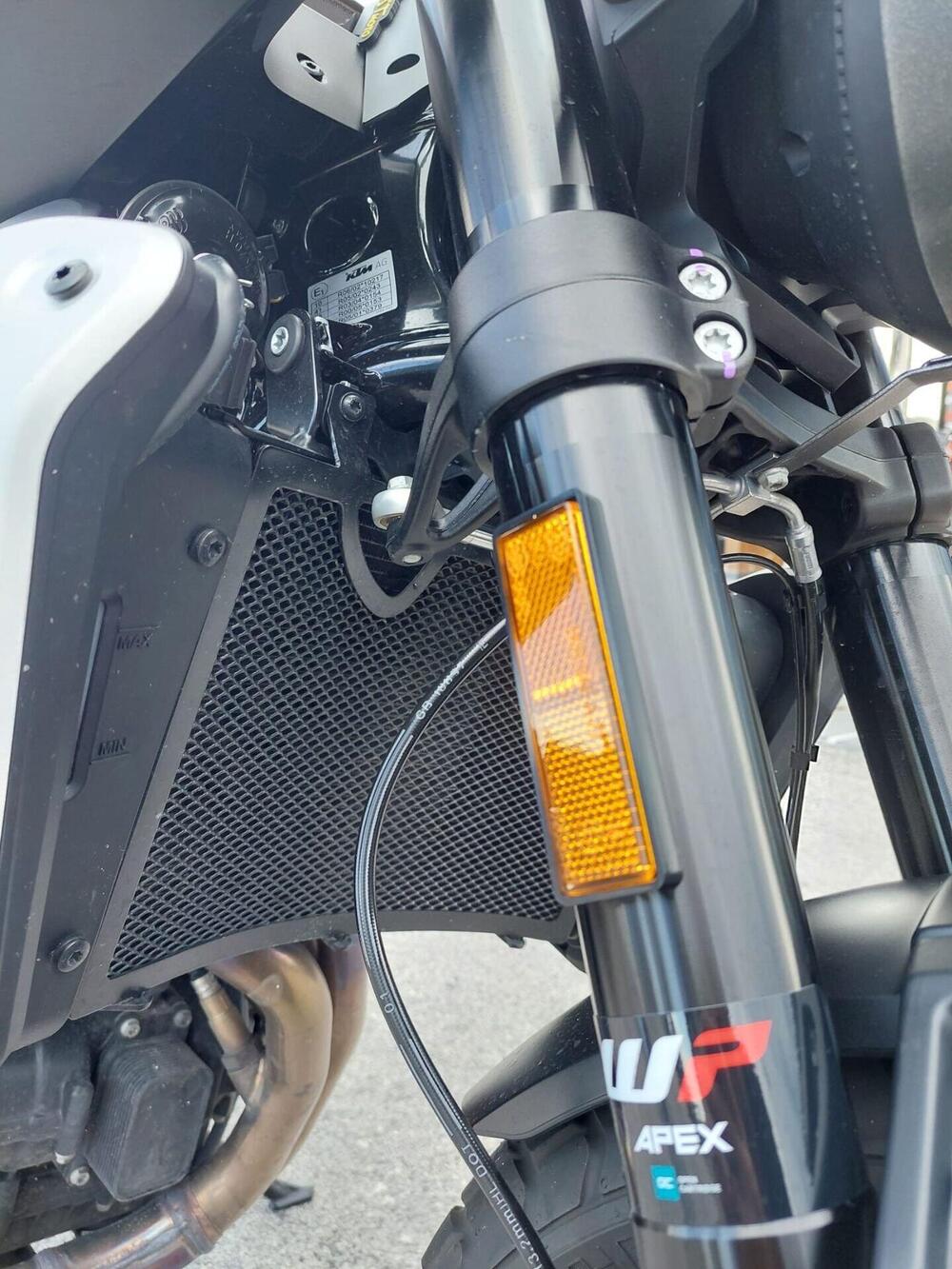 Husqvarna Svartpilen 801 (2024 - 26) (3)