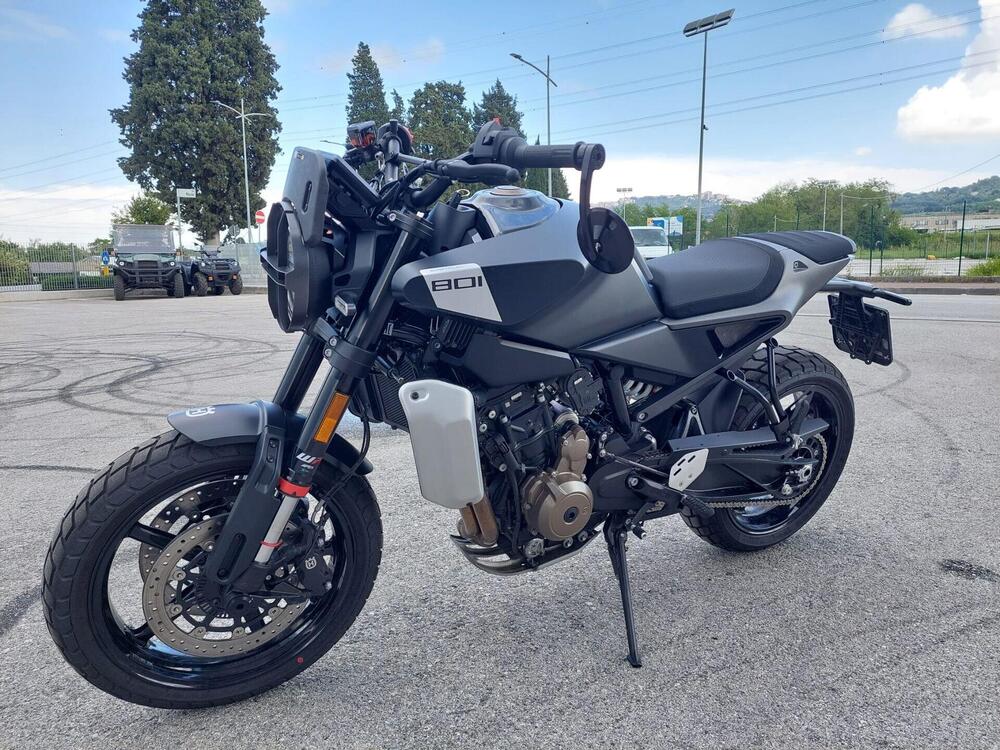 Husqvarna Svartpilen 801 (2024 - 26) (6)