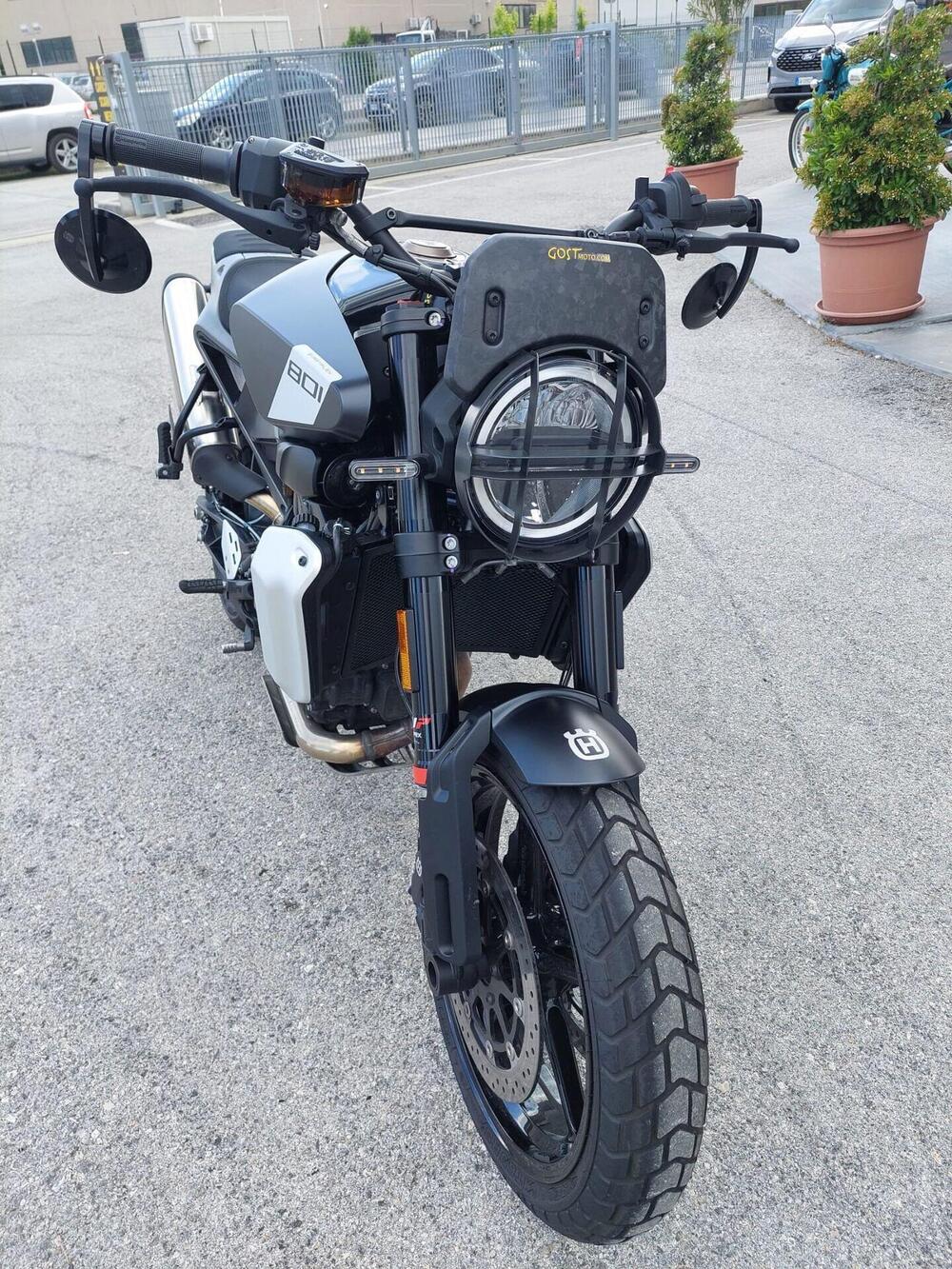 Husqvarna Svartpilen 801 (2024 - 26) (8)