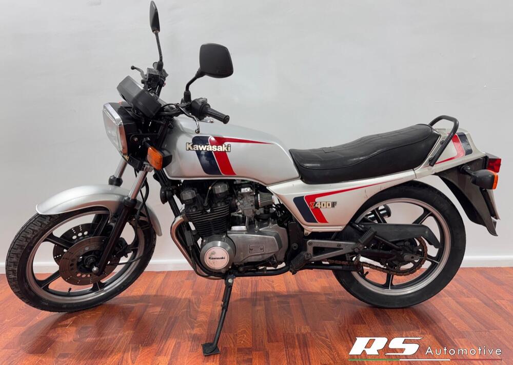 Kawasaki Z400F (2)