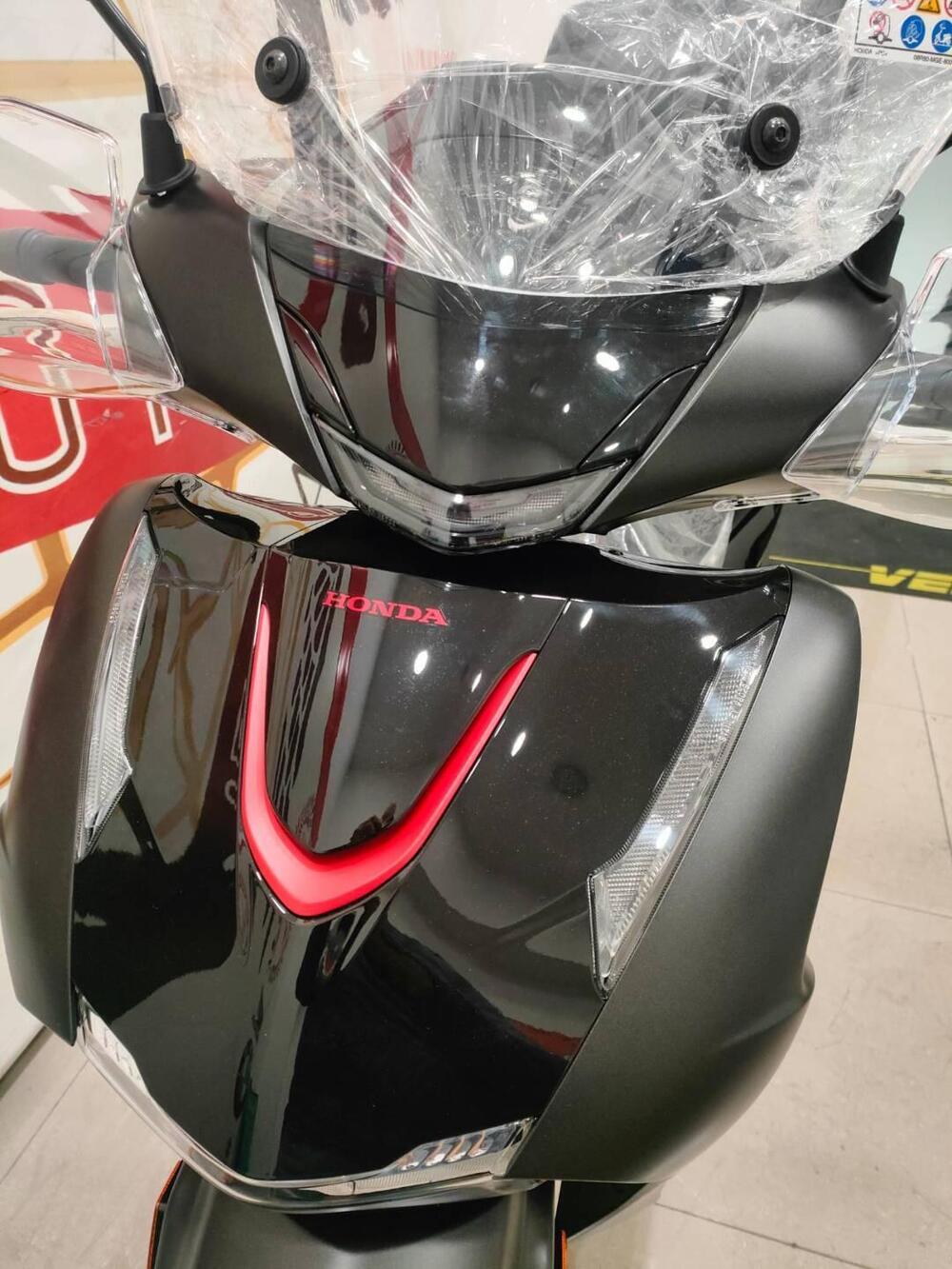 Honda SH 125 Sport (2026) (4)