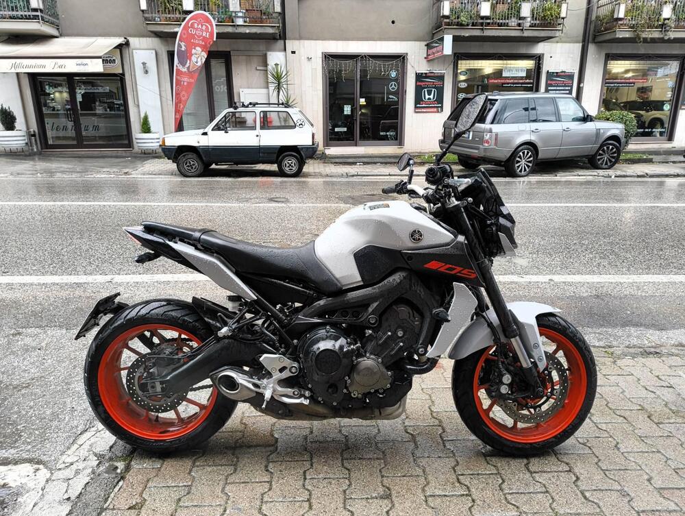 Yamaha MT-09 (2017 - 20) (3)