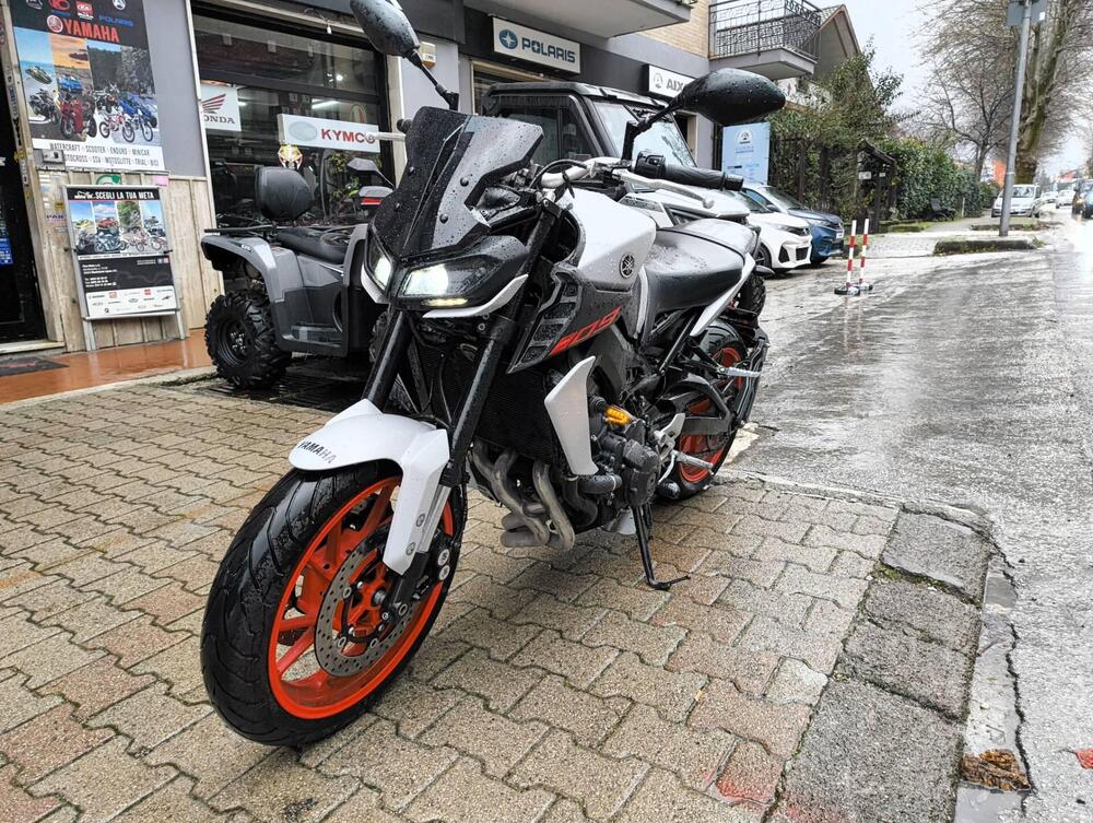 Yamaha MT-09 (2017 - 20) (4)