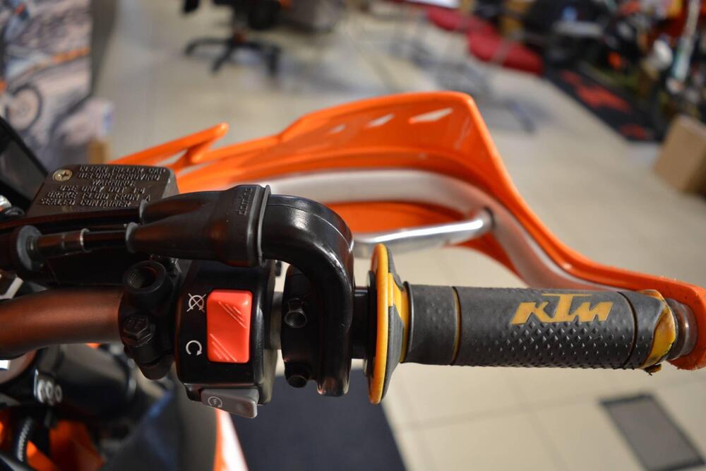 KTM 690 Enduro R (2012 - 17) (10)