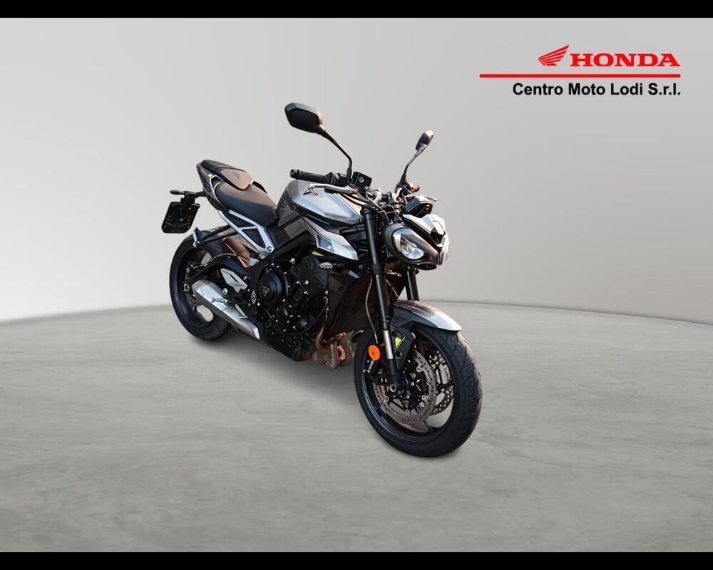 Triumph Street Triple 765 R (2023 - 26) (2)