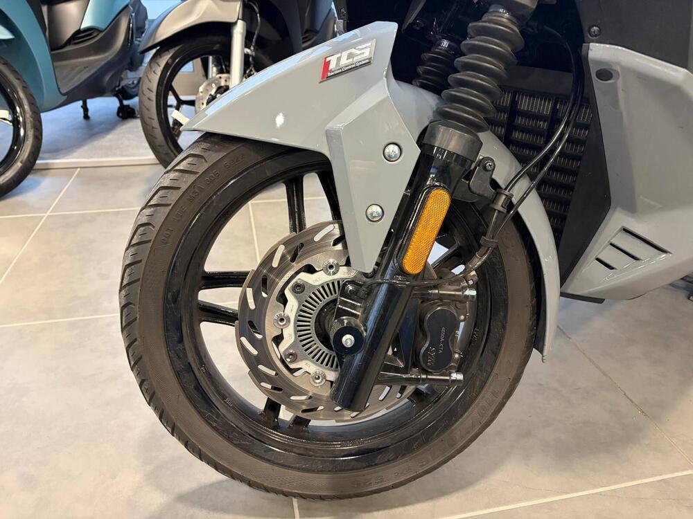 Sym Joyride 300 (2022 - 24) (11)