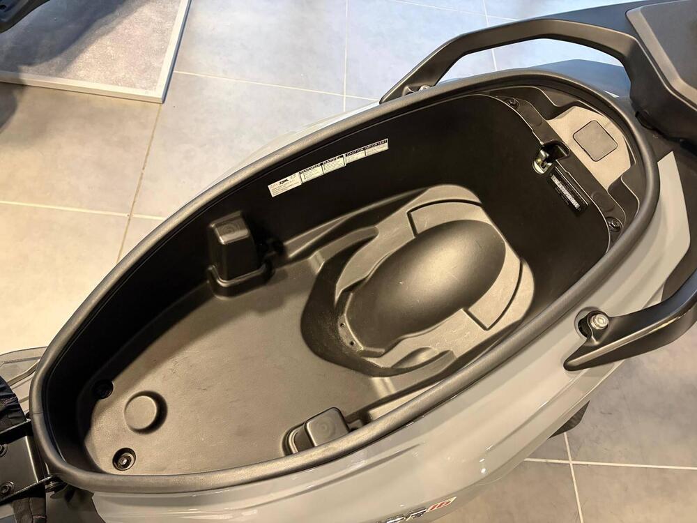 Sym Joyride 300 (2022 - 24) (12)