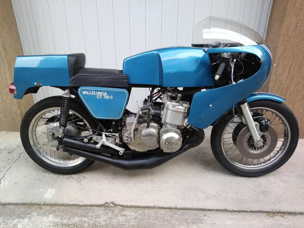 Suzuki GT 750 vallelunga (4)