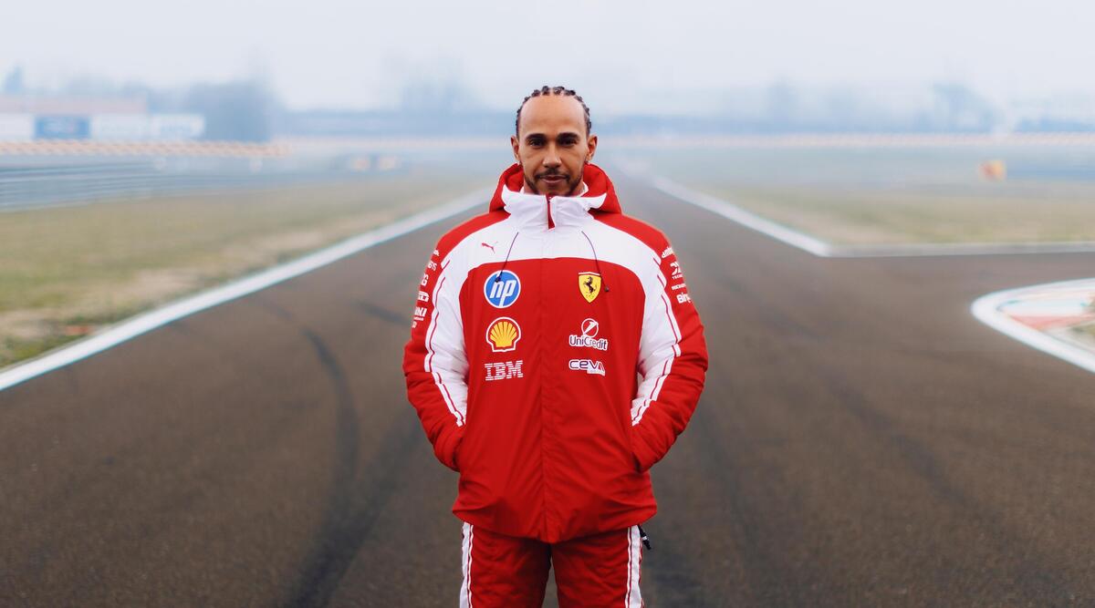 "Sarà l’anno più tecnico di sempre”: Hamilton svela le sfide della rivoluzione F1 2026. E sulla SF-26 dice...