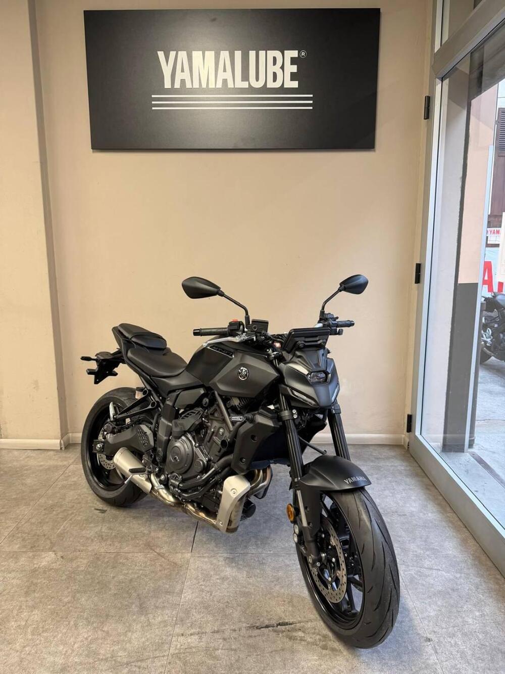 Yamaha MT-07 Y-AMT (2025 - 26) (4)