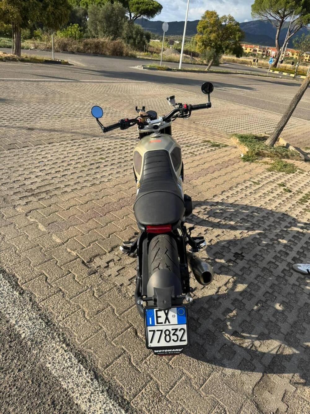 Brixton Motorcycles Crossfire 500 (2021 - 25) (2)