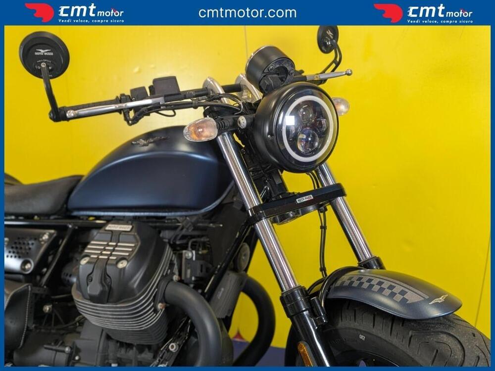 Moto Guzzi V9 Bobber (2018 - 20) (7)