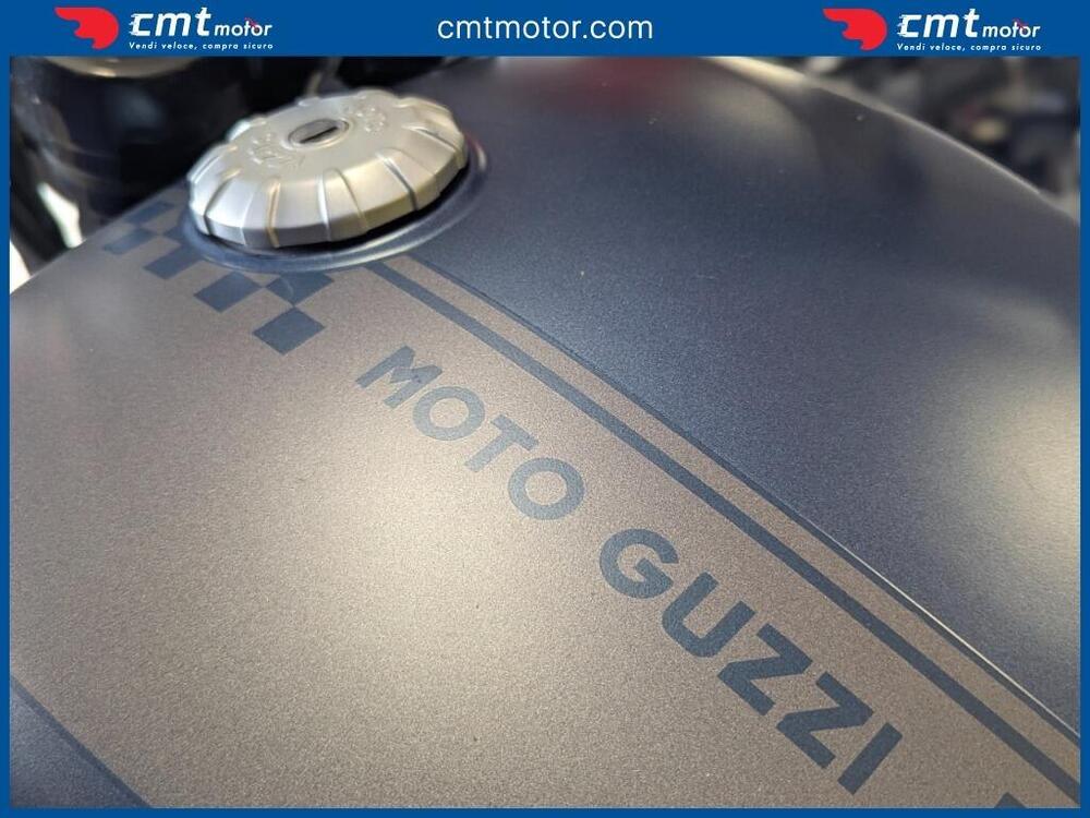 Moto Guzzi V9 Bobber (2018 - 20) (11)