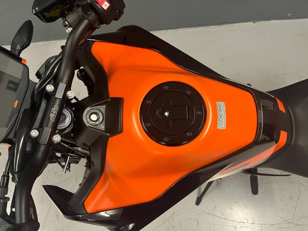 KTM 890 Duke GP (2022 - 23) (9)