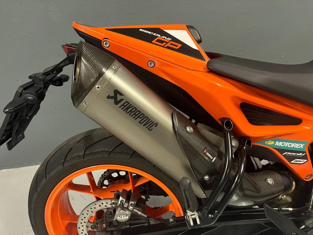 KTM 890 Duke GP (2022 - 23) (2)