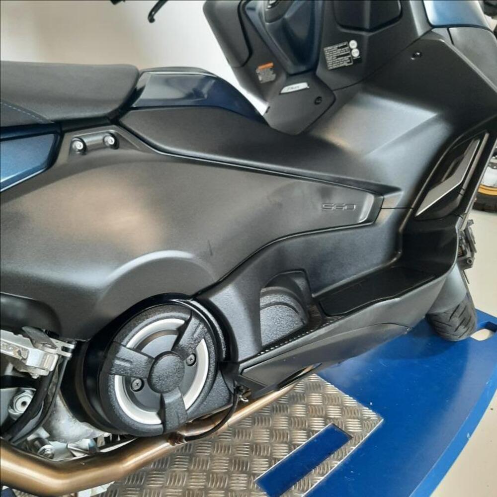 Yamaha T-Max 560 (2022 - 24) (9)