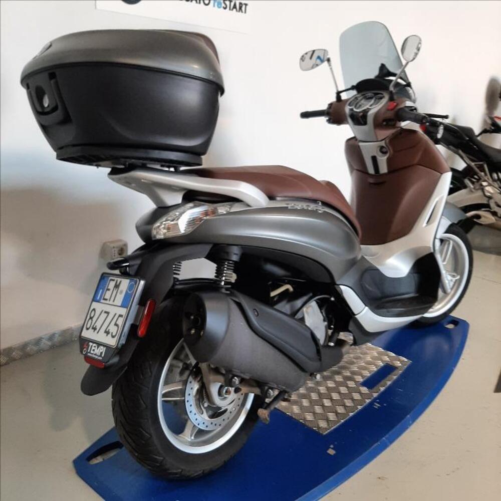 Piaggio Beverly 350 Police ABS-ASR (2018 - 20) (6)