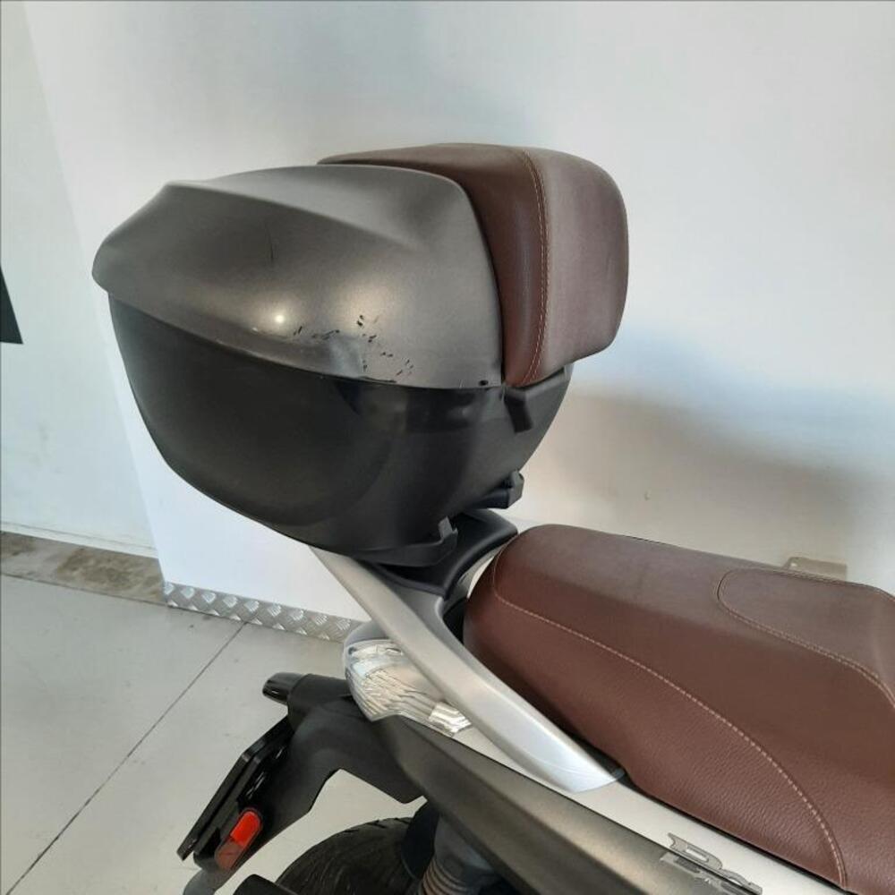 Piaggio Beverly 350 Police ABS-ASR (2018 - 20) (8)