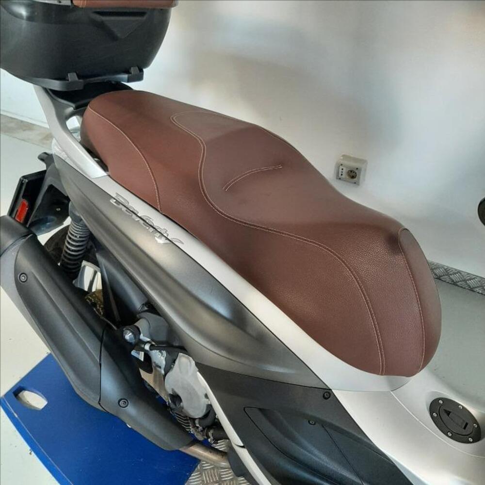 Piaggio Beverly 350 Police ABS-ASR (2018 - 20) (9)