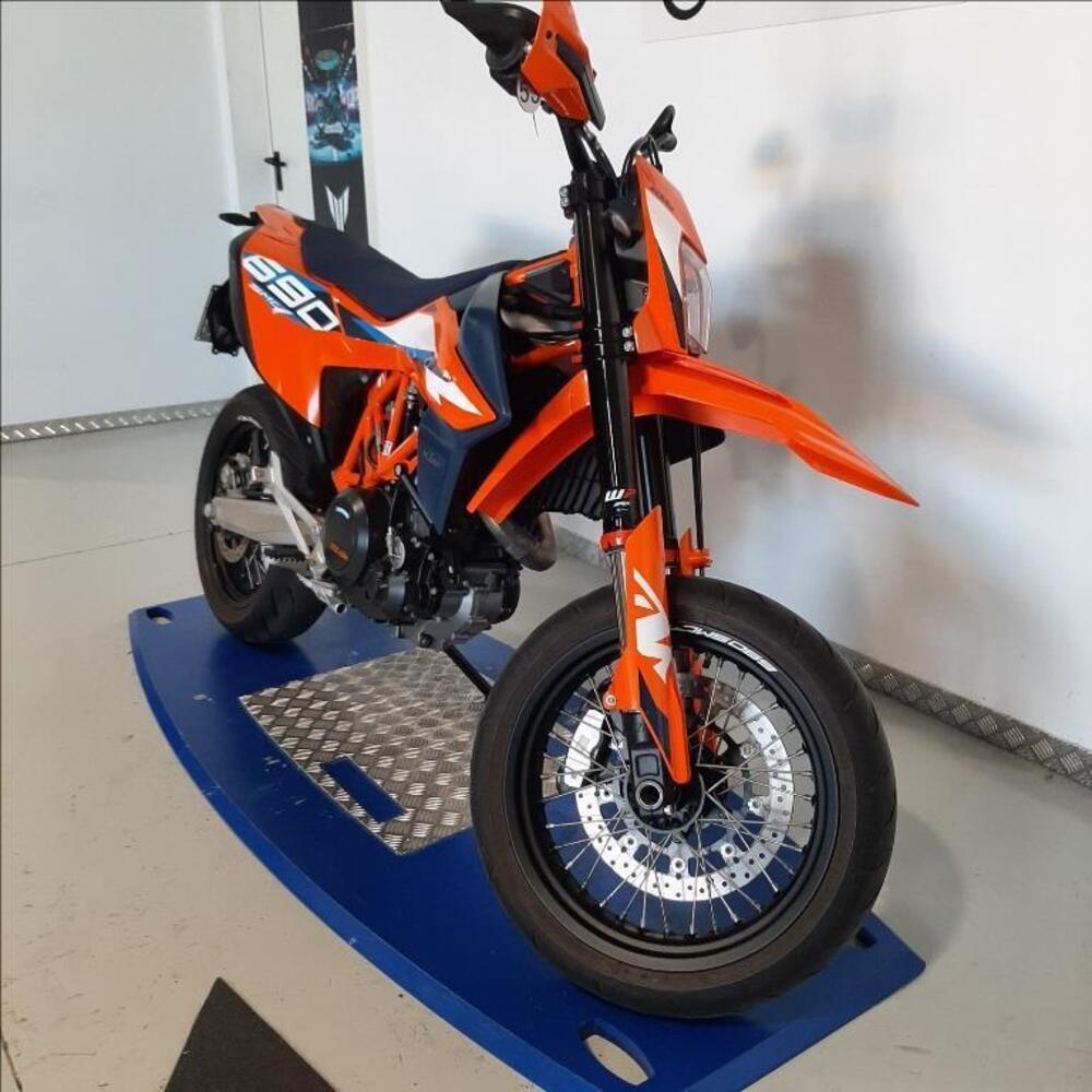 KTM 690 SMC R (2023 - 25) (2)