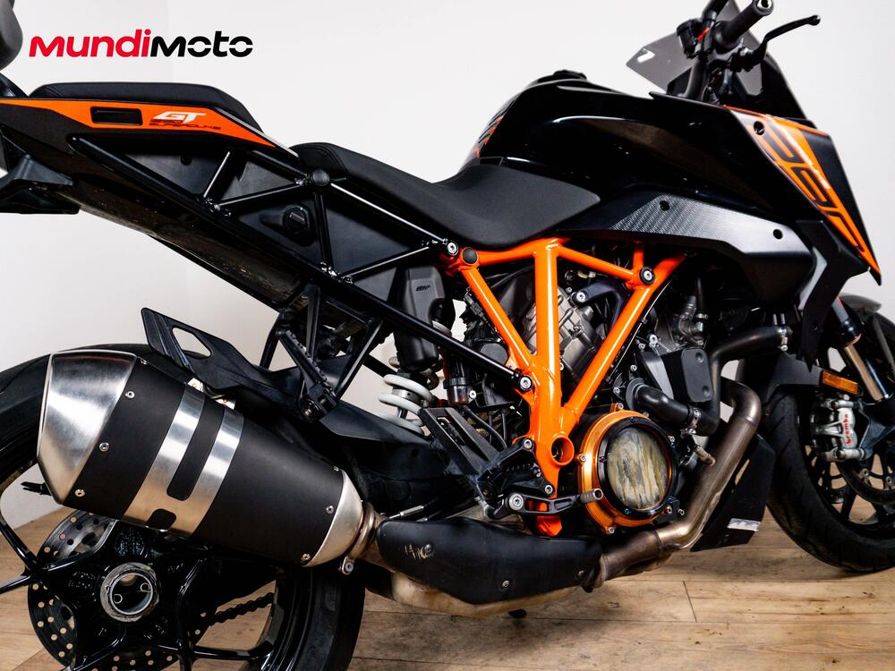 KTM 1290 Super Duke GT (2022 - 25) (4)