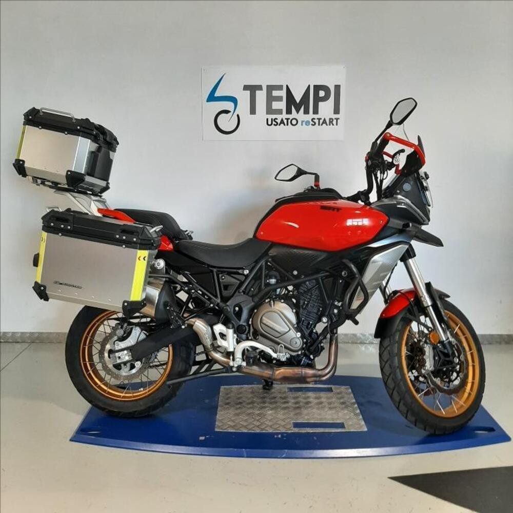 QJ Motor SRT 700 X (2024 - 25)