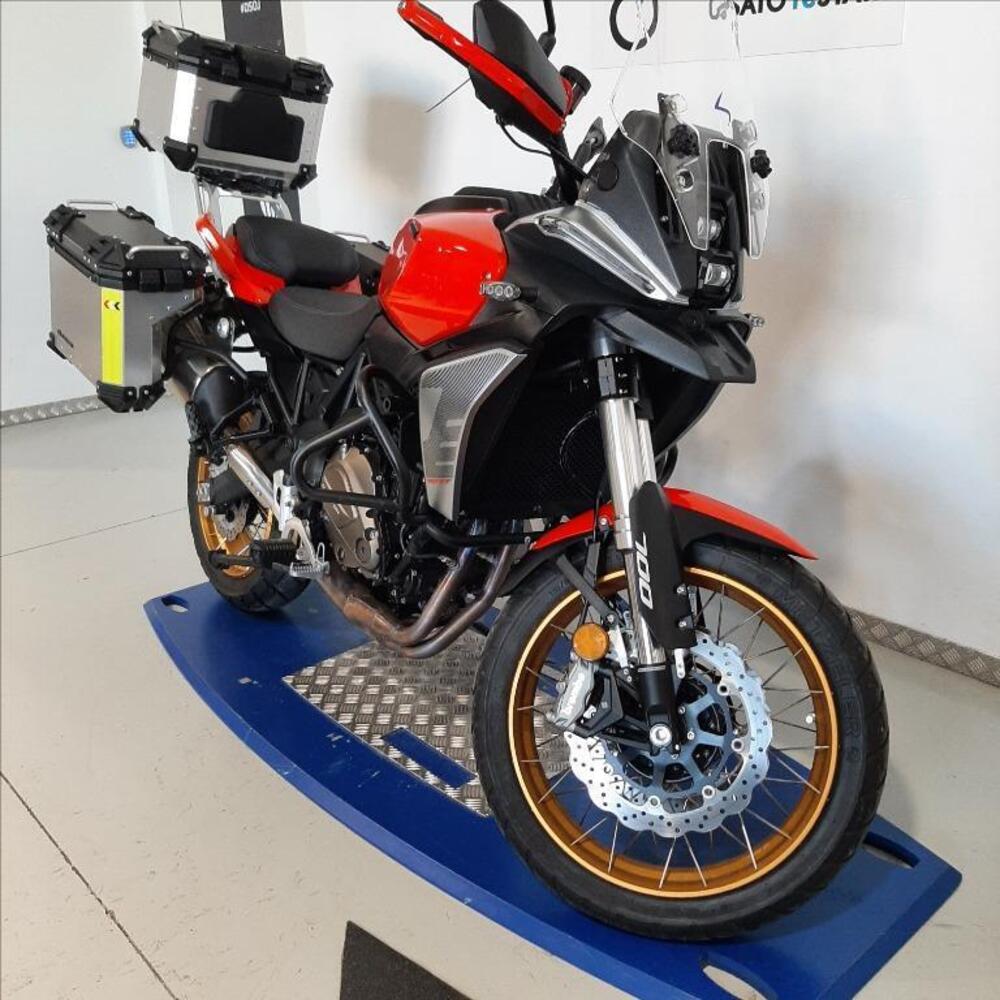 QJ Motor SRT 700 X (2024 - 25) (2)