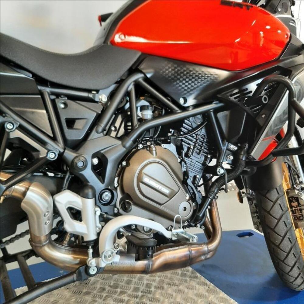 QJ Motor SRT 700 X (2024 - 25) (9)