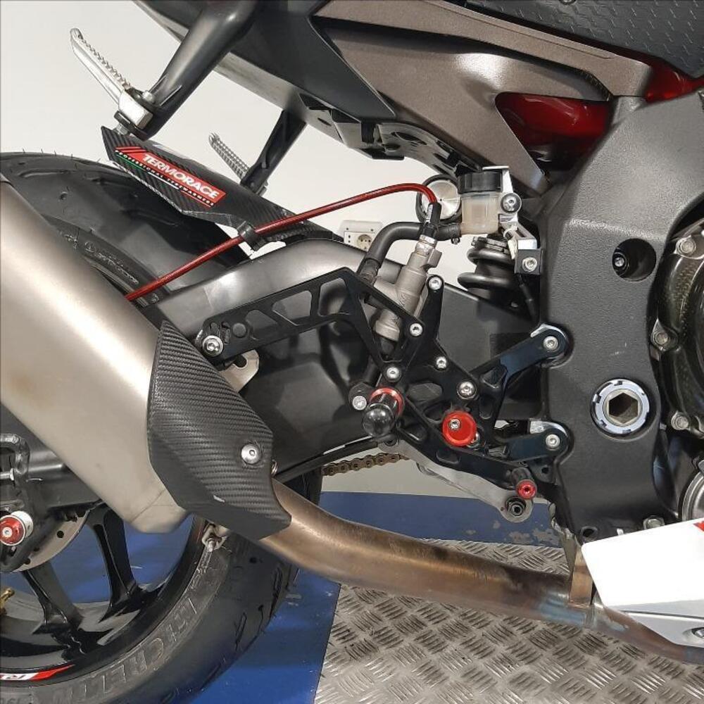 Yamaha YZF R1 (2015 - 16) (9)