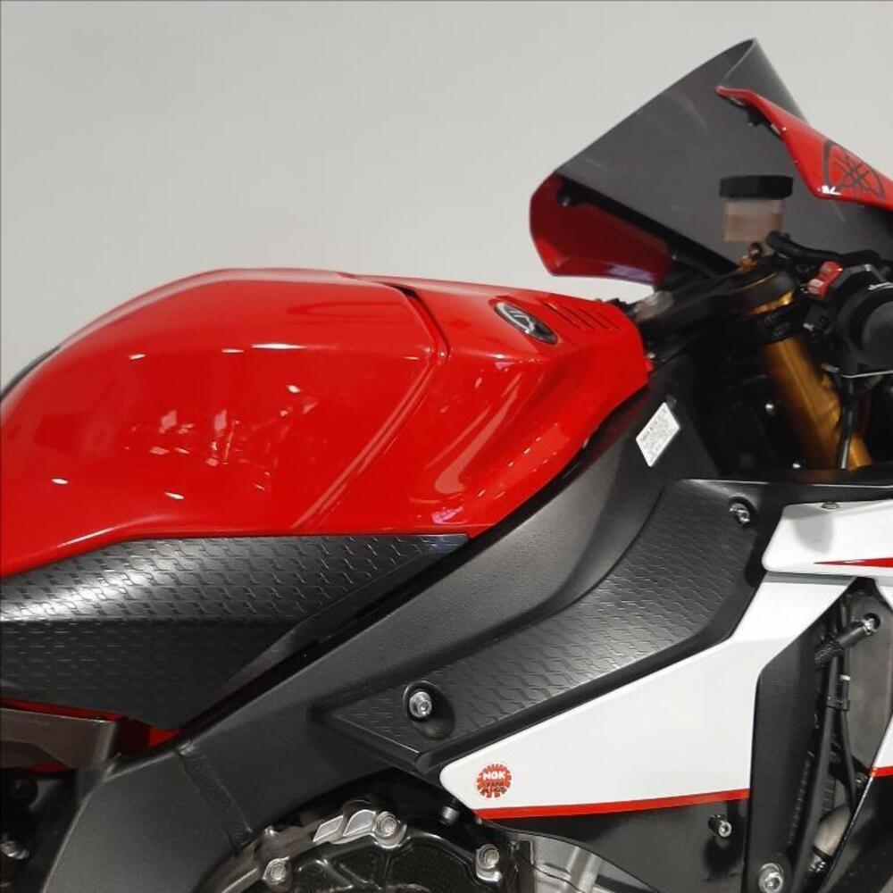 Yamaha YZF R1 (2015 - 16) (11)