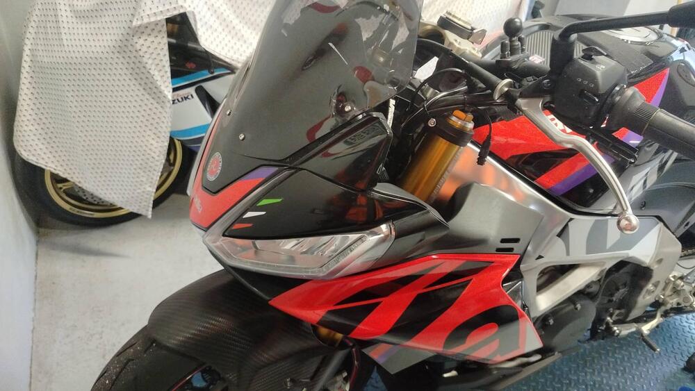 Aprilia Tuono V4 Factory (2021 - 24) (2)