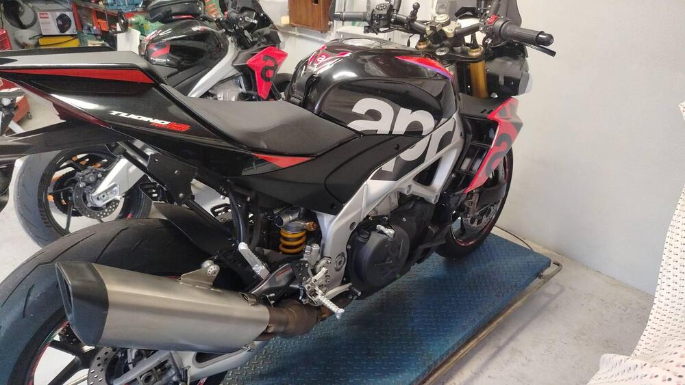 Aprilia Tuono V4 Factory (2021 - 24) (3)