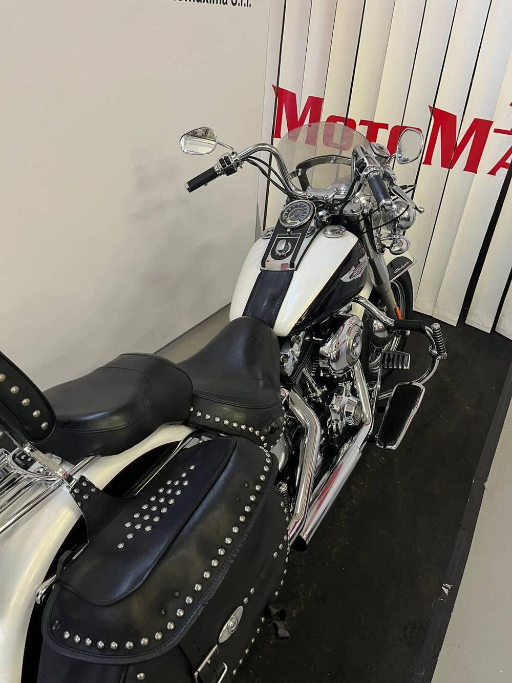 Harley-Davidson 1584 Deluxe (2007 - 08) - FLSTN (4)