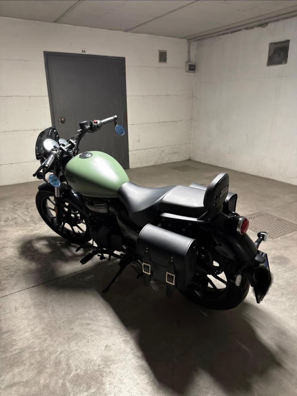 Royal Enfield Meteor 350 (2021 - 26) (4)