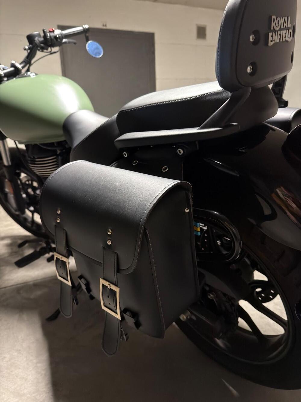 Royal Enfield Meteor 350 (2021 - 26) (6)