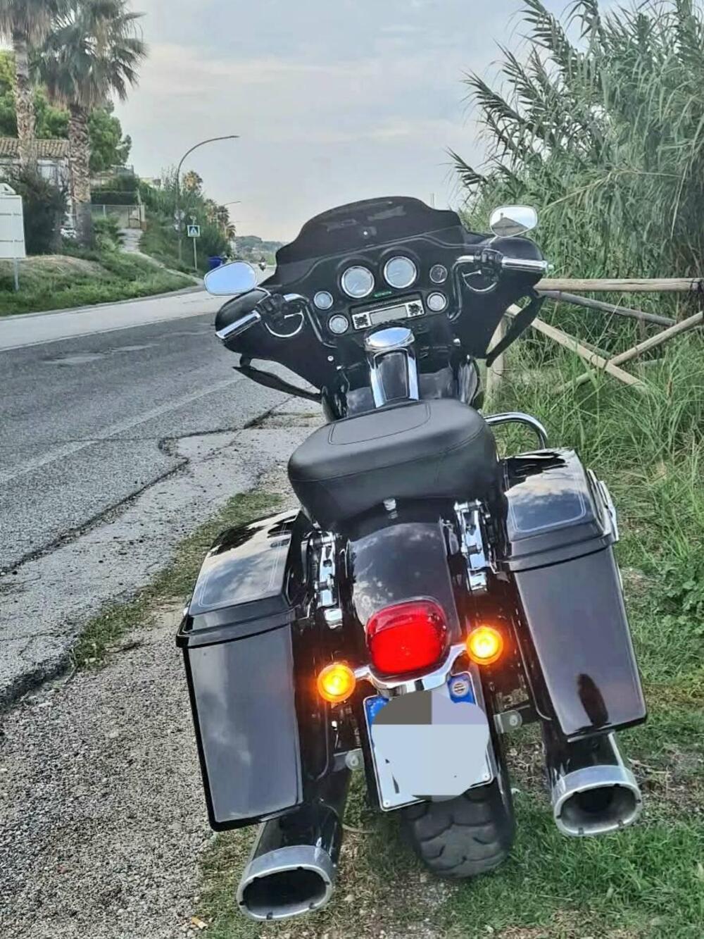 Harley-Davidson 1690 Electra Glide Classic (2010 - 12) - FLHTC (3)