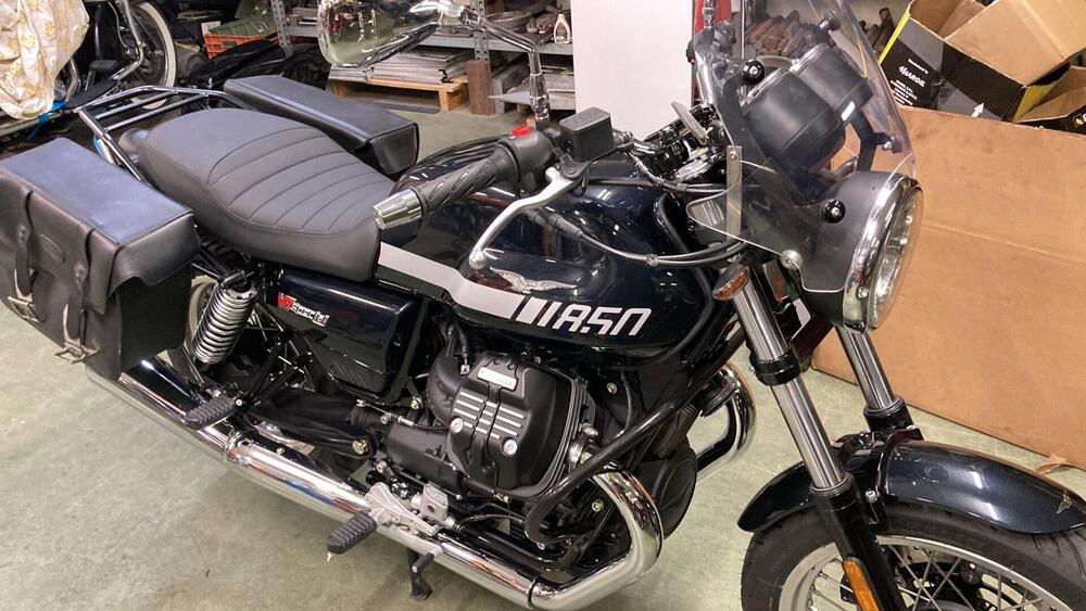 Moto Guzzi V7 Special (2021 - 24) (6)