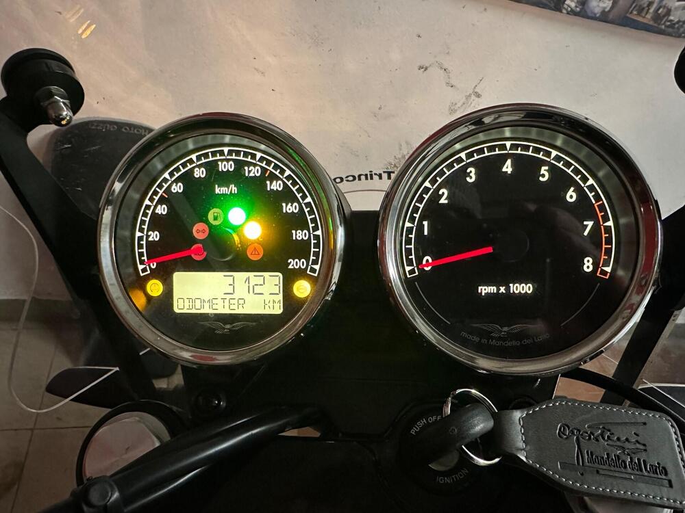 Moto Guzzi V7 Special (2021 - 24) (7)