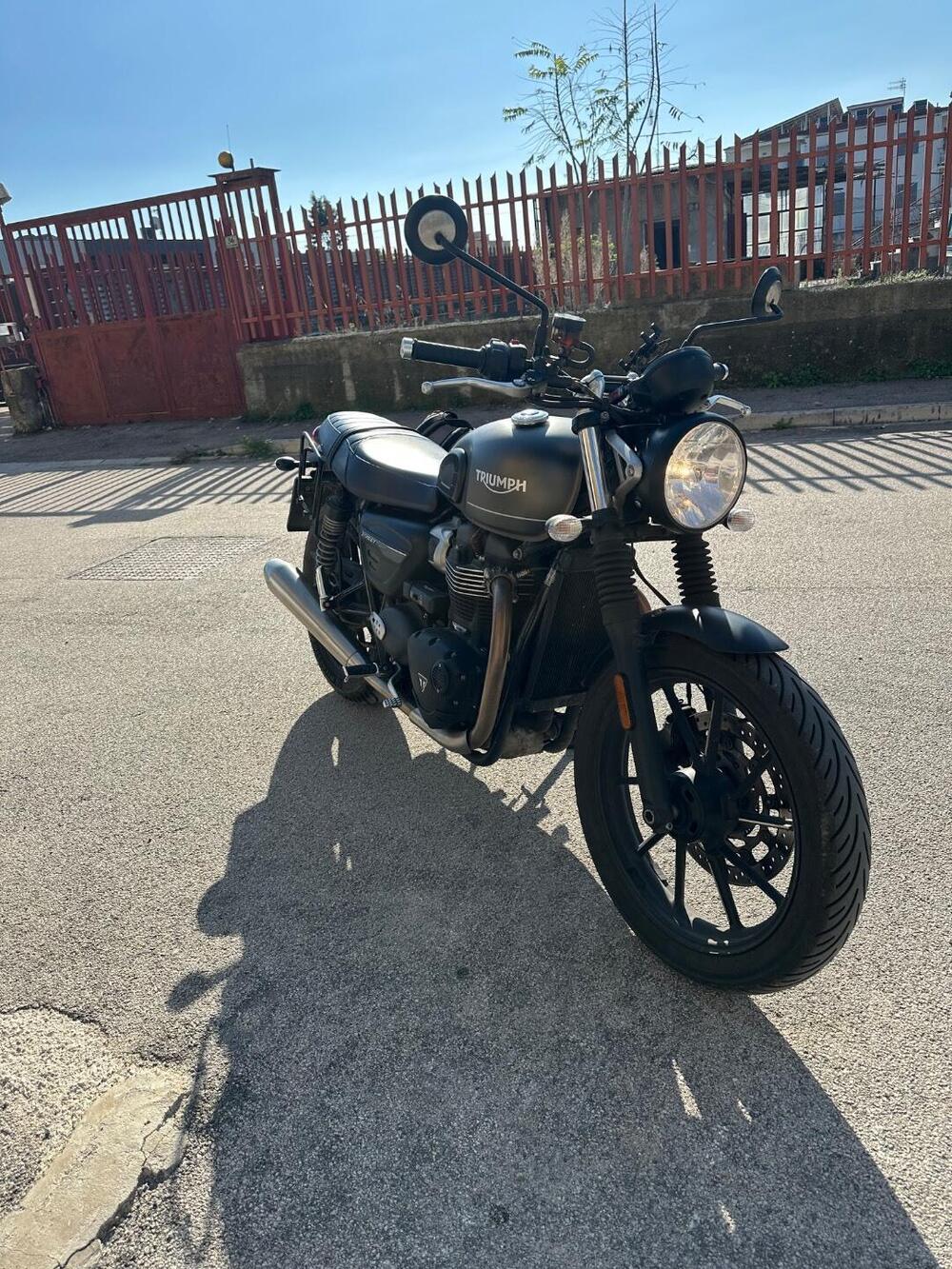 Triumph Street Twin 900 (2021 - 22)